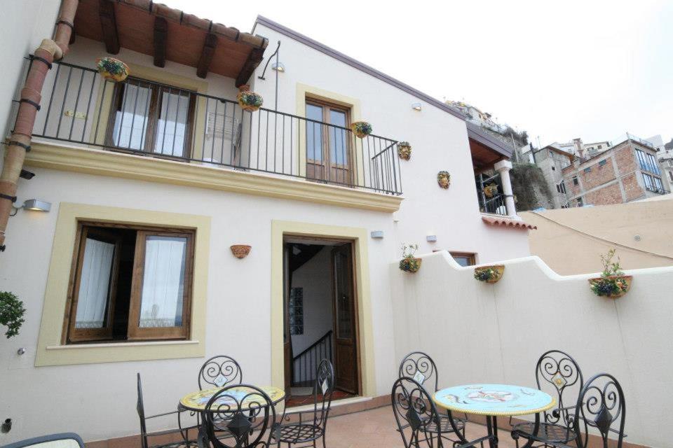 Romeo E Giulietta Scilla Bed & Breakfast Eksteriør bilde