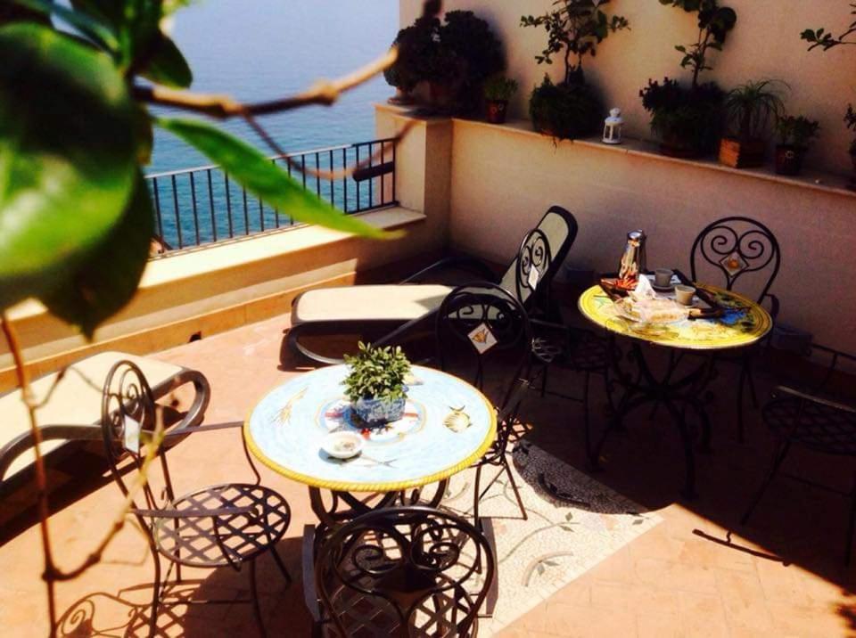 Romeo E Giulietta Scilla Bed & Breakfast Eksteriør bilde
